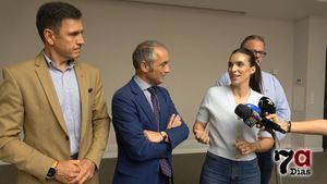Cánovas agradece el apoyo que el Gobierno regional ofrece a los comercios de Alhama