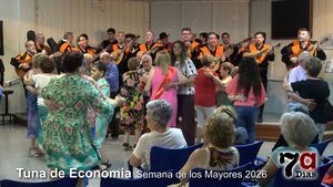 La Tuna de Economía anima la Semana de los Mayores con canciones de toda la vida