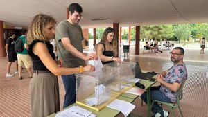 Los IES Valle de Leiva y Miguel Hernández votan los Presupuestos Participativos