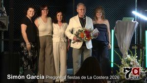 Coros y Danzas Virgen del Rosario pregona con Simón García las Fiestas de La Costera