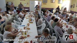 Tarde de merienda y magia para todos los mayores de La Costera