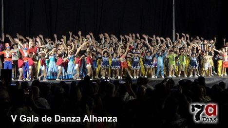 Festival de baile de las alumnas de Alhanza en la V Gala de la escuela