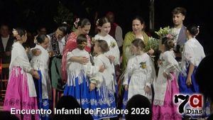 Coros y Danzas Virgen del Rosario comparte escenario con Yecla y familiares de las niñas