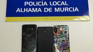 La Policía Local intercepta a un menor con 3 móviles robados