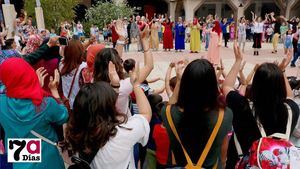 FOTOS Diversidad y diálogo cultural, en la Plaza de la Constitución