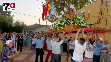 VI/FOT. El calor obliga a retrasar la procesión de S. Pedro en La Costera