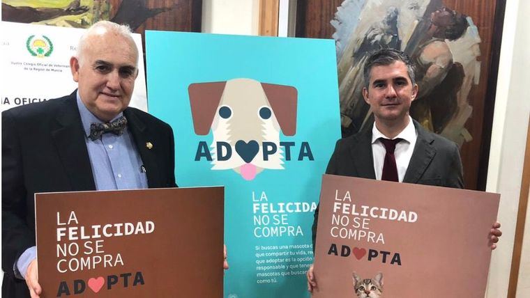 Campaña contra el abandono de mascotas y a favor de la adopción