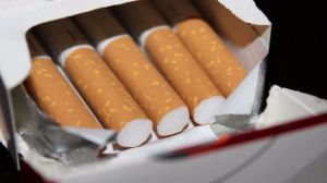 Denunciado por llevar 'maría' oculta en un paquete de tabaco