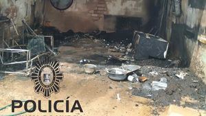 La Policía Local evita la propagación de un incendio en los Secanos