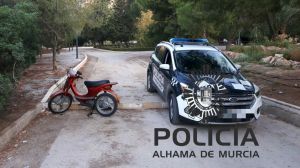 La Policía recupera un ciclomotor robado y localiza a los ladrones