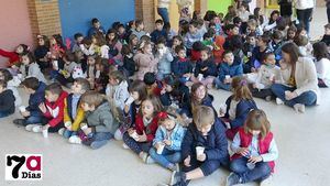 VÍDEO La Escuela de Navidad recibe a 2020 al grito de 'más gusanitos'