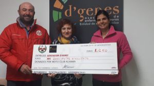 MotoClub Alhama entrega 1.250 euros a la Asociación D'Genes