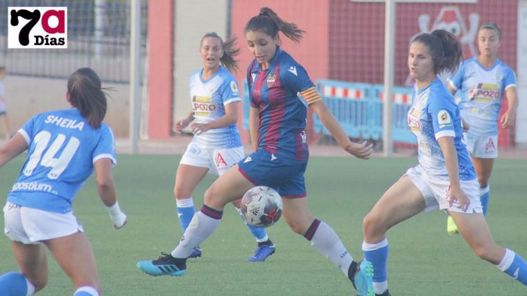 Imagen de archivo del partido en el José Kubala del Alhama CF ElPozo contra el Levante UD Femenino B.