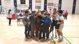 FOTOS Ginés Díaz y R. Codorníu, ganadores del basket alevín escolar