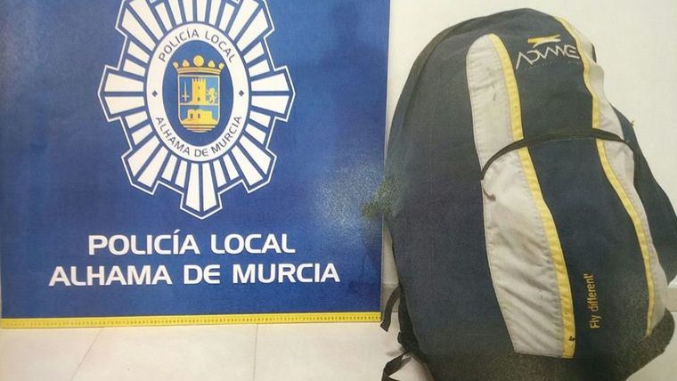 Policía Local recupera un parapente y tarjetas de crédito robadas