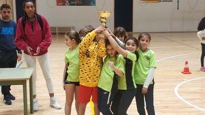 FOTOS El R. Codorníu vence en el torneo benjamín escolar 3x3