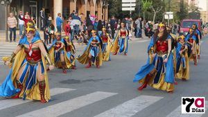 V/F La mujer maravilla conquista las calles de Alhama