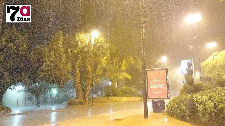 Intensa lluvia en Alhama durante la noche del sábado