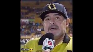 VÍDEOMEMEs Maradona te explica sus planes de cuarentena