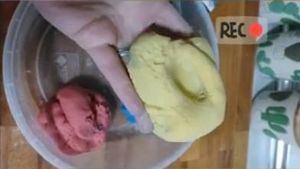 VÍDEO Aprende a hacer plastilina con Un Ratito Más Home