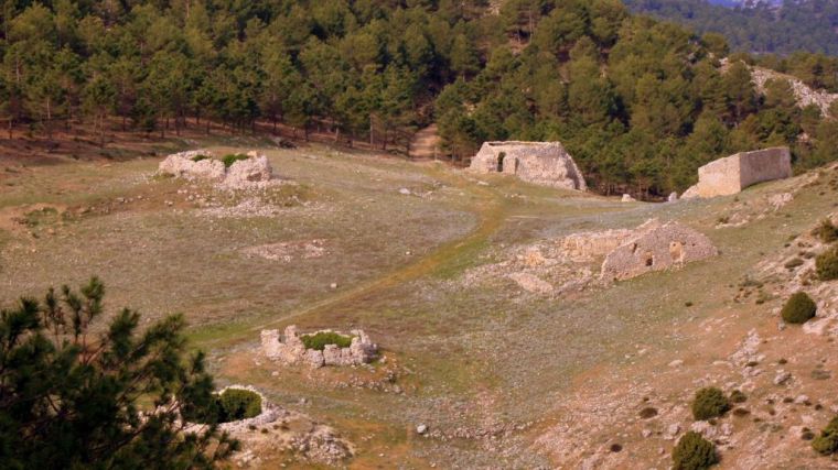 Licitan la restauración de dos pozos de la nieve de Sierra Espuña