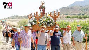 FOTOS Gran ambiente festivo en La Costera en la Romería de S. Pedro
