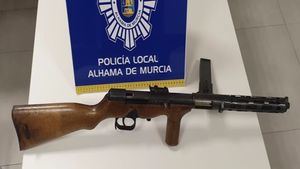 La Policía Local interviene una escopeta modificada y un cuchillo