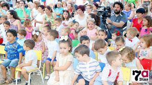 FOTOS Graduación en el Gloria Fuertes entre sonrisas y lágrimas