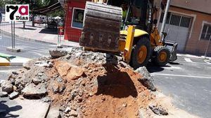 FOTOS Cortan al tráfico la Avenida España para renovar las rejillas