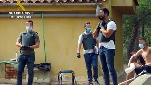 V/F Tres detenidos por cultivar 'maría' en una casa okupa en Librilla