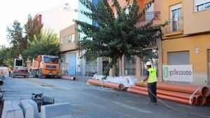 V/F En marcha las obras de renovación de las redes en Ginés Campos