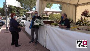 VÍDEO/FOTOS Los alhameños adelantan su visita al cementerio
