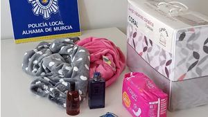 Pillada con ropa, sábanas, compresas y perfume robados