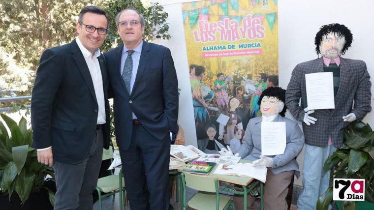 El secretario general del PSRM-PSOE, Diego Conesa, y el ex ministro de Educación, Ángel Gabilondo.