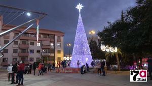 VÍD/FOT Sorpresa en el encendido de luces de Navidad en Alhama